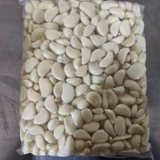 Очищенные зубчики чеснока высшего качества в рассоле соленый чеснок